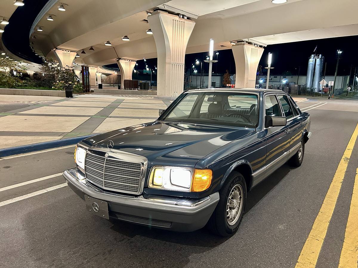 Mercedes-Benz 300 SD generace W126, americké provedení z roku 1984