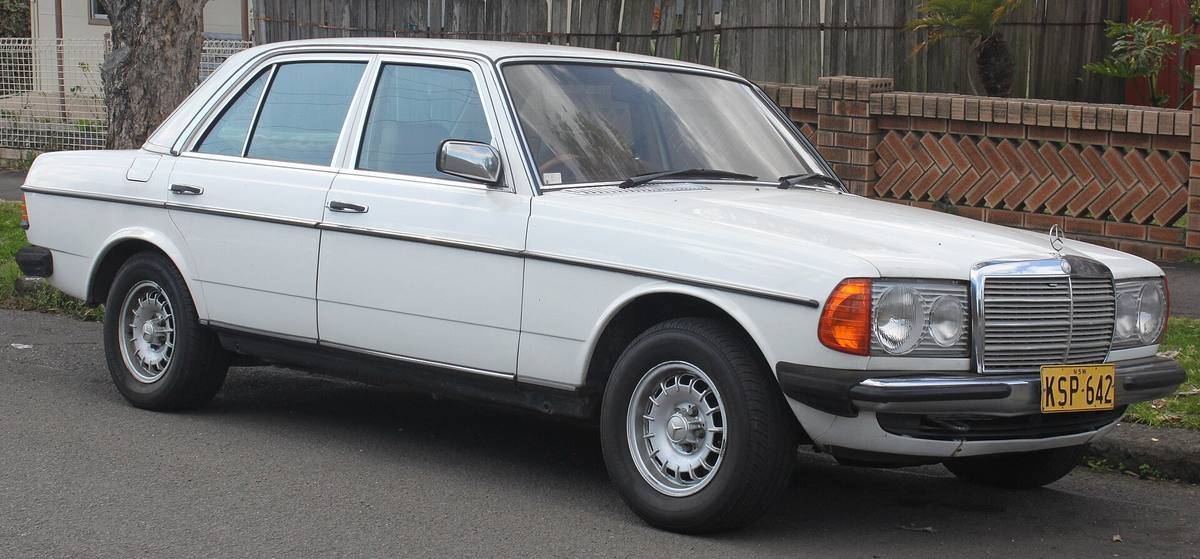 Sedan 300 D řady 123 z roku 1980
