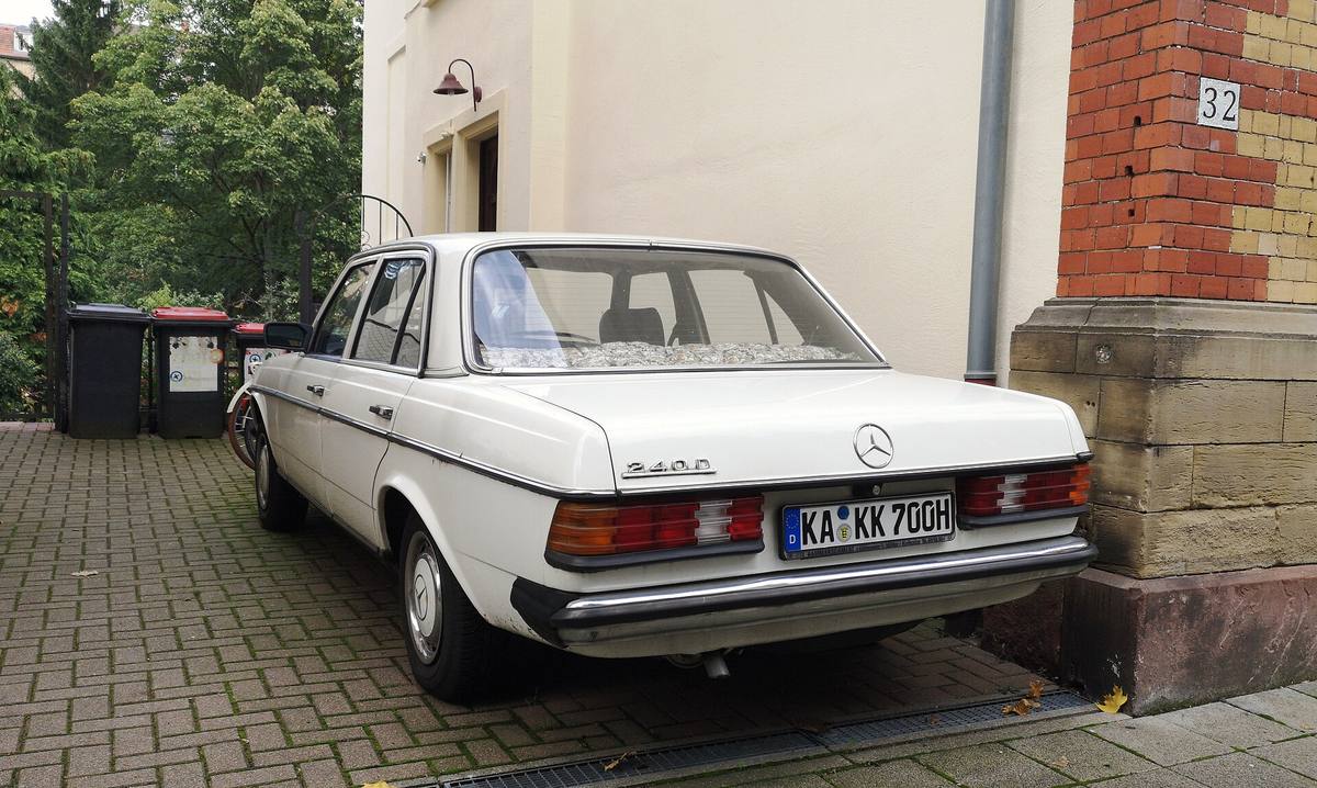 Naftový Mercedes-Benz 240 D řady W123