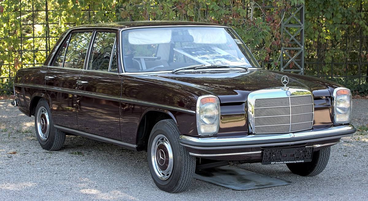 Mercedes-Benz 220 D generace W115 z roku 1970